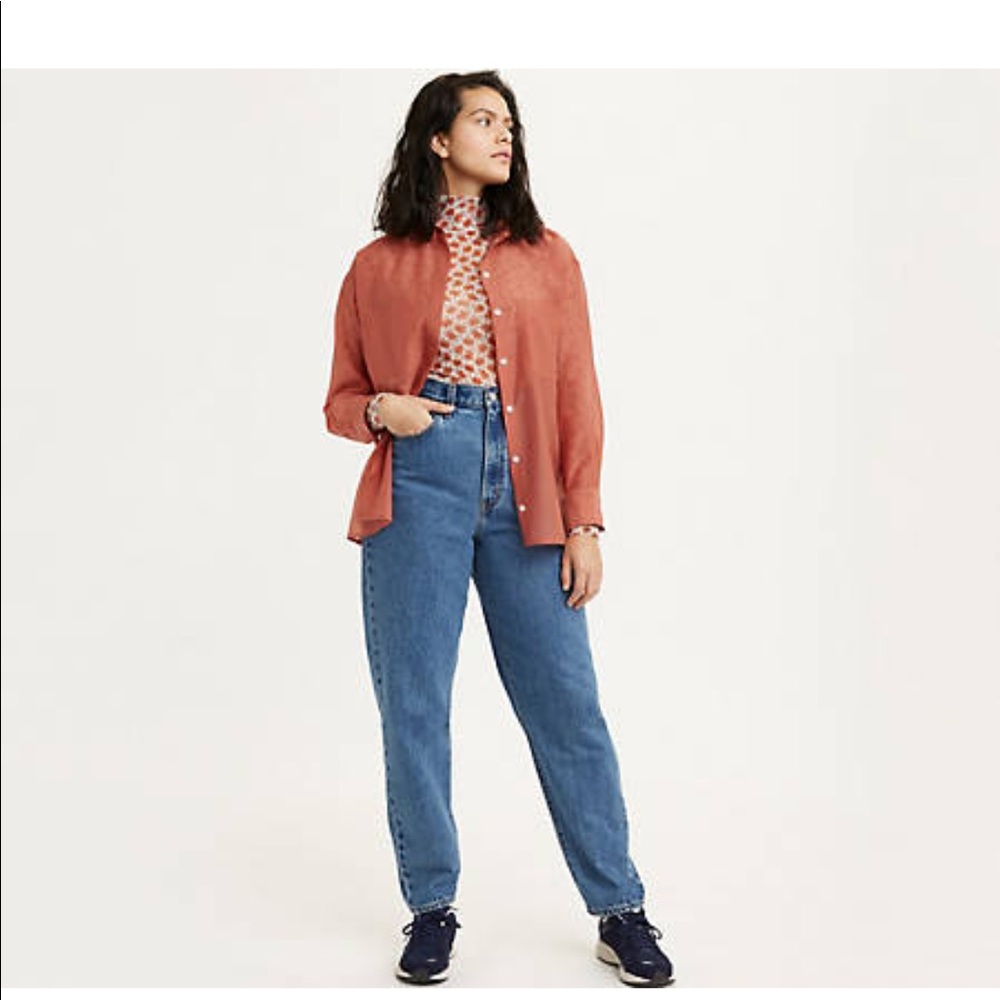 euc levi’s high waist taper jeans size 23